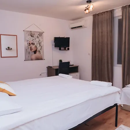 Ξενοδοχείο Guest Perushtitsa
